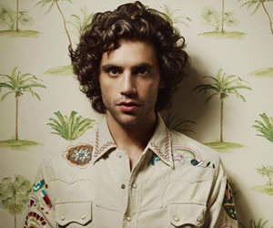 Videoclipe: Mika - Blame It On The Girls